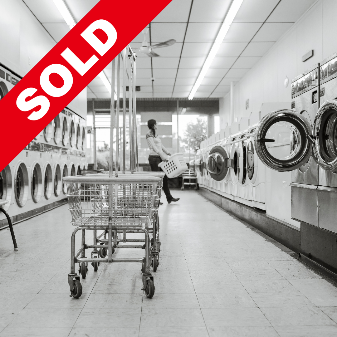 ZBB2208 Busy Laundromat with Excellent Location in LA
